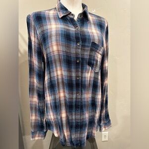 Maurice’s long sleeve button down soft plaid shirt. Large